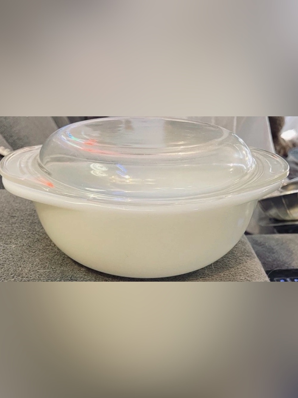 Vintage Pyrex #022 1-Quart Round
Casserole Bowl Frost